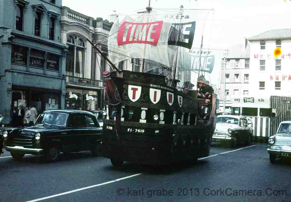 s02wg352 Smithwicks Time parade