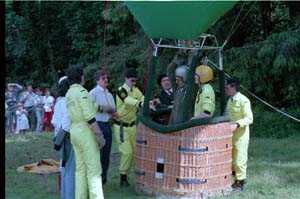 nC35wg 089 19 1987 WarrensCourt Festival Baloon