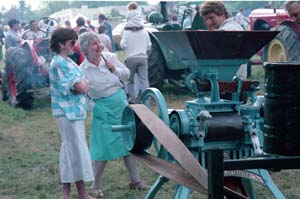 nC35wg 089 27 1987 WarrensCourt Festival