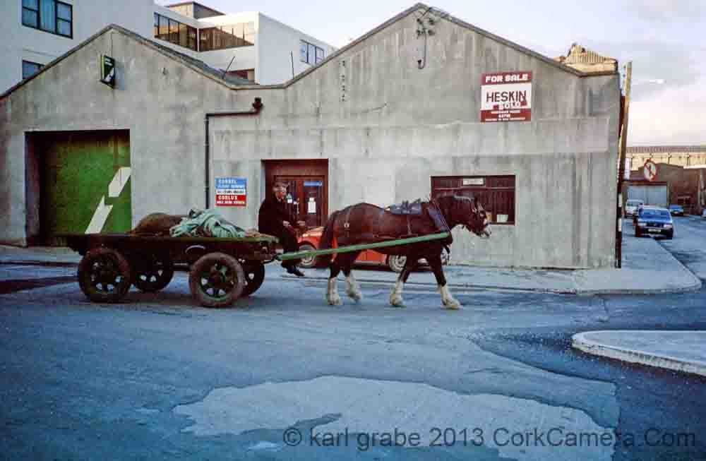 s03kg19 Hourse Cart Cork