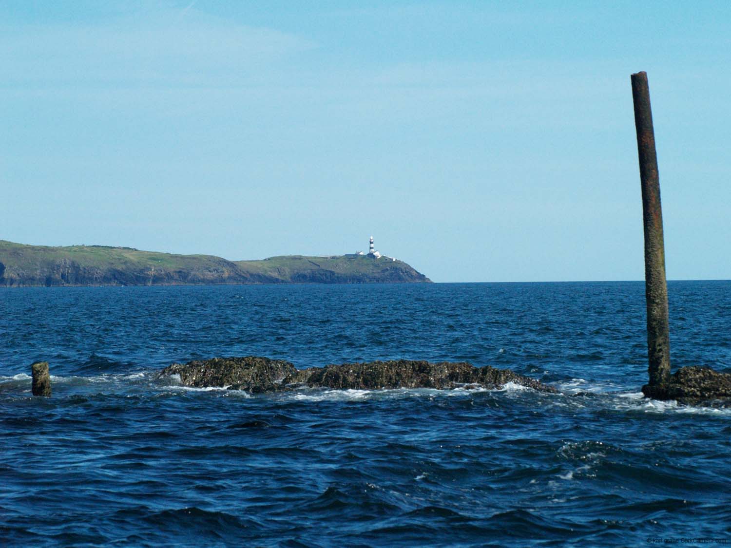 KG210962 Barrel Rocks ruined beacon