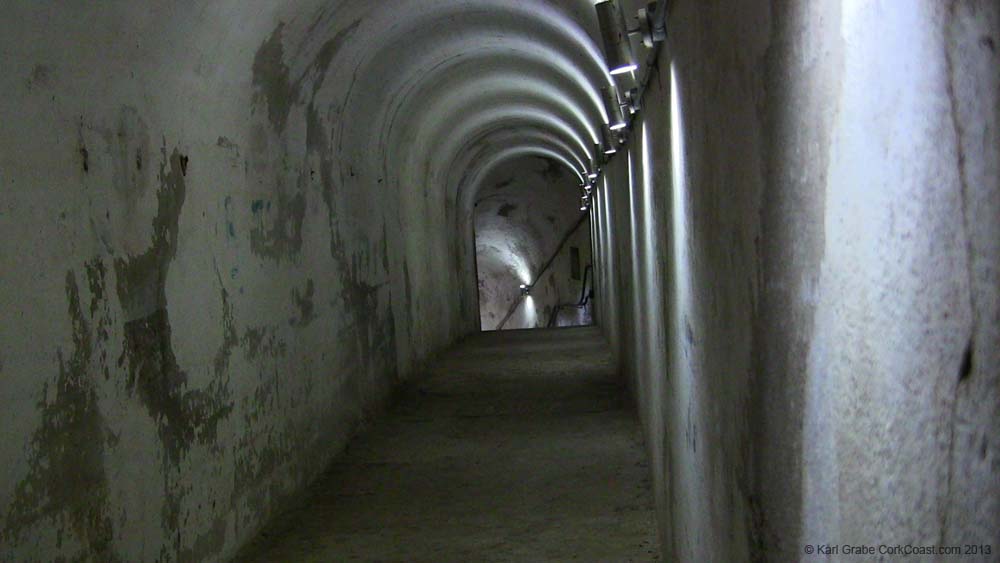 IMG_0181 tunnel to waterfront and piers